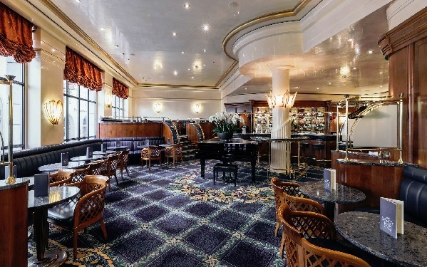 Hotel Savoy Piano Bar